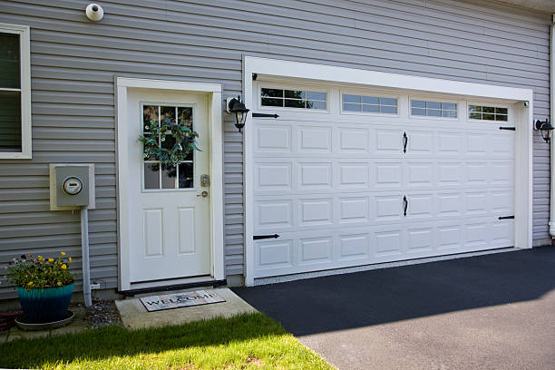 24/7 Emergency Garage Door Roller Replacement experts in Battle Ground, IN